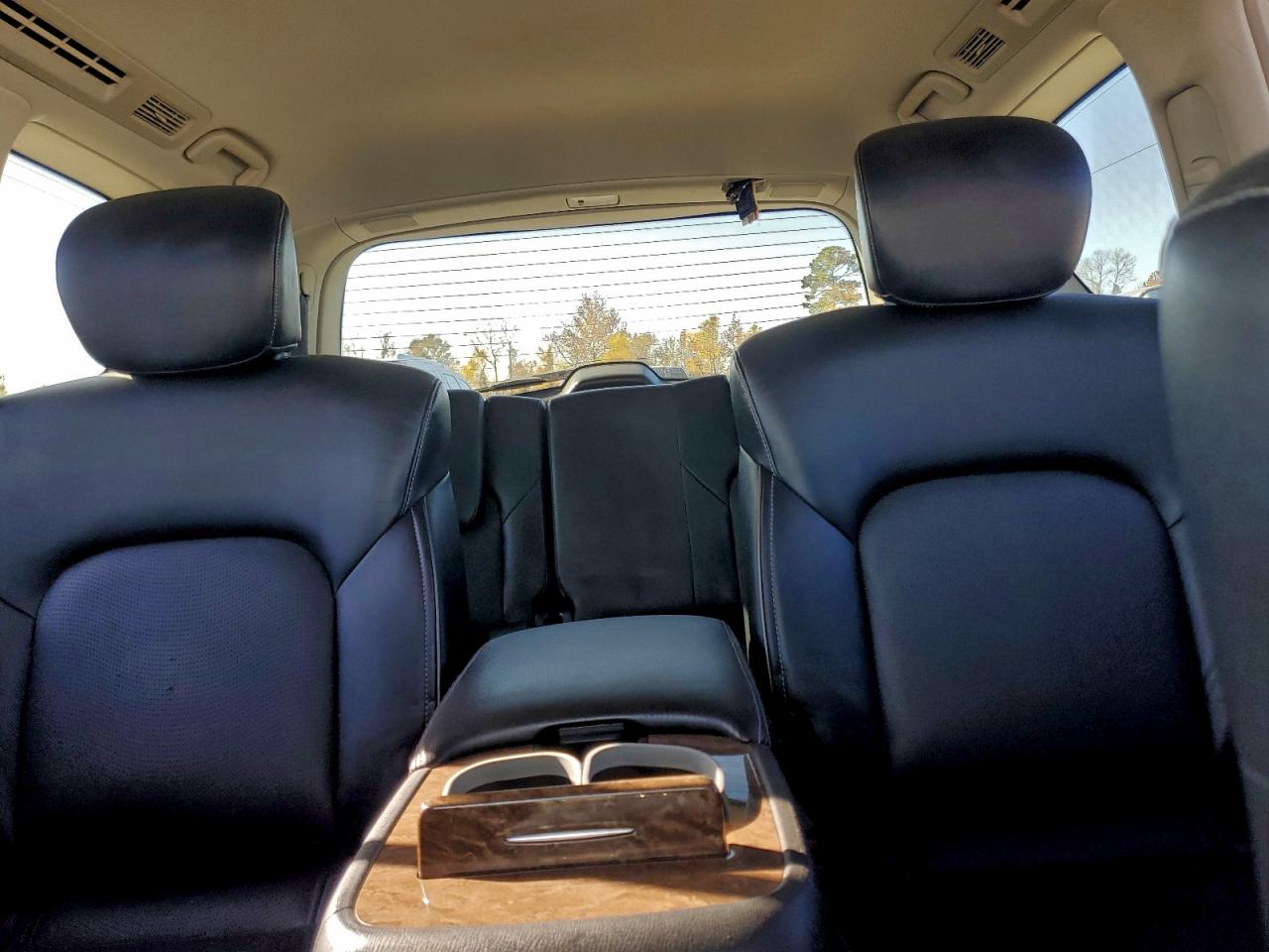 2017 INFINITI QX80 BASE photo 28