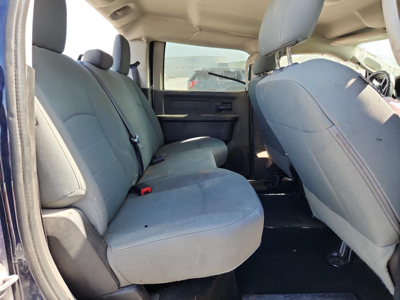 2016 RAM 1500 ST photo 19
