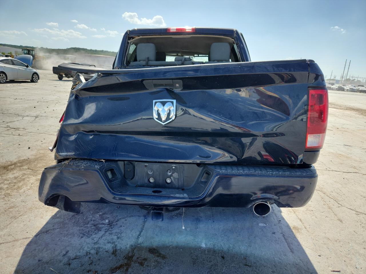 2016 RAM 1500 ST photo 11