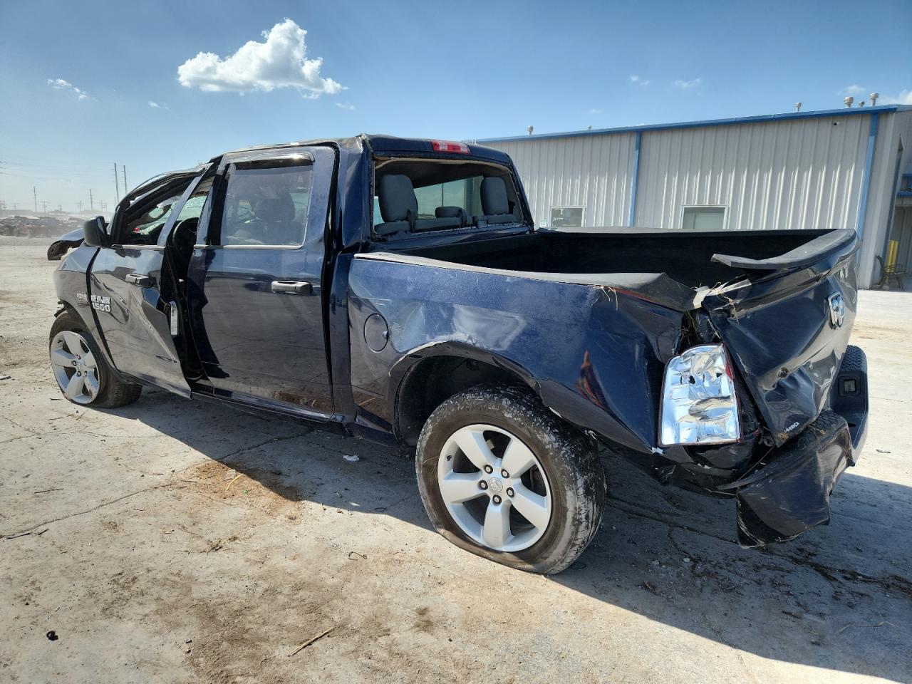 2016 RAM 1500 ST photo 3