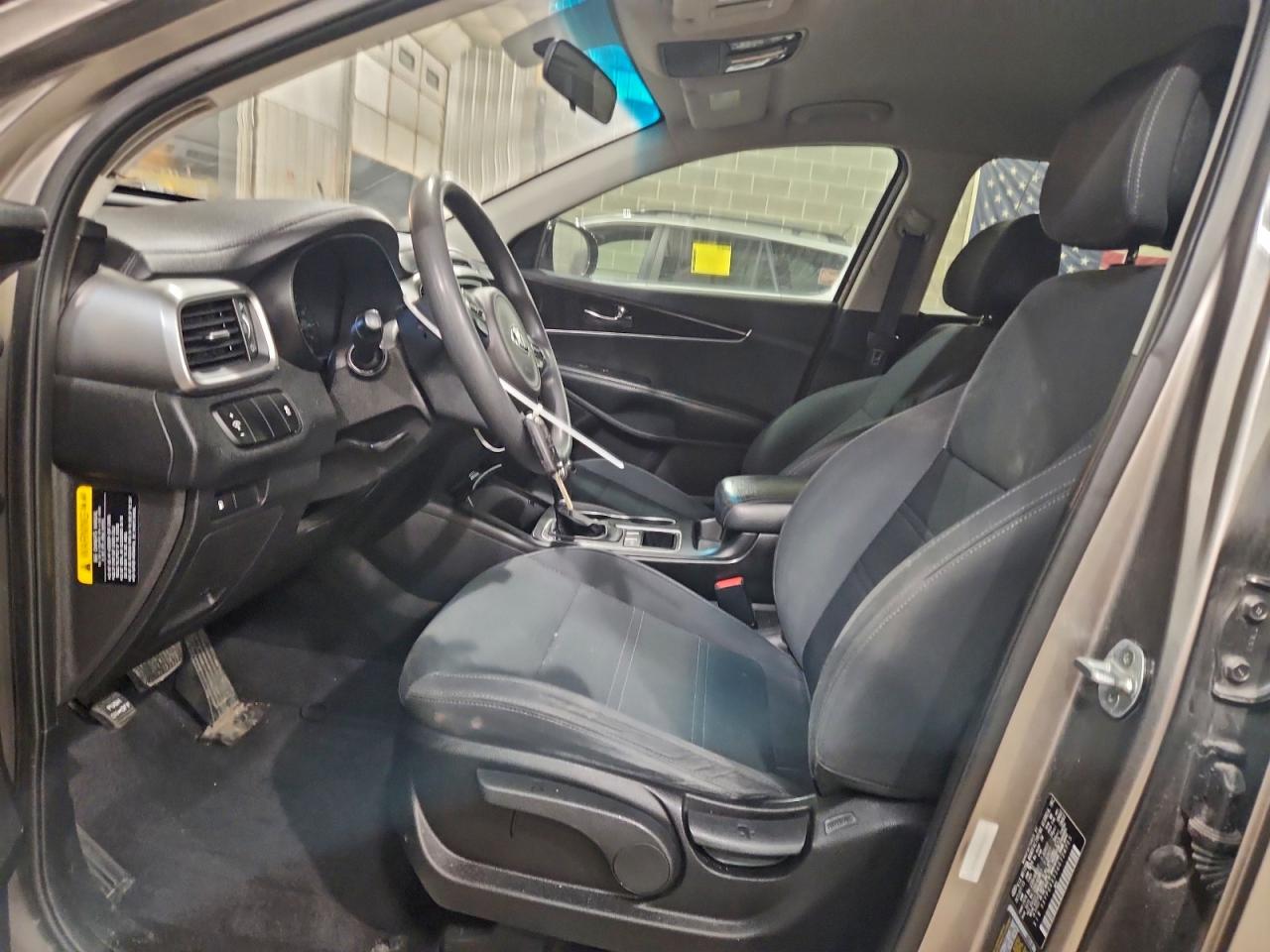 2016 KIA SORENTO LX photo 7