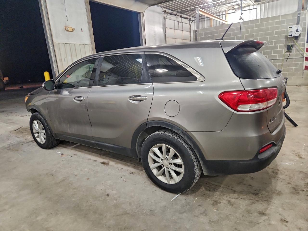 2016 KIA SORENTO LX photo 2