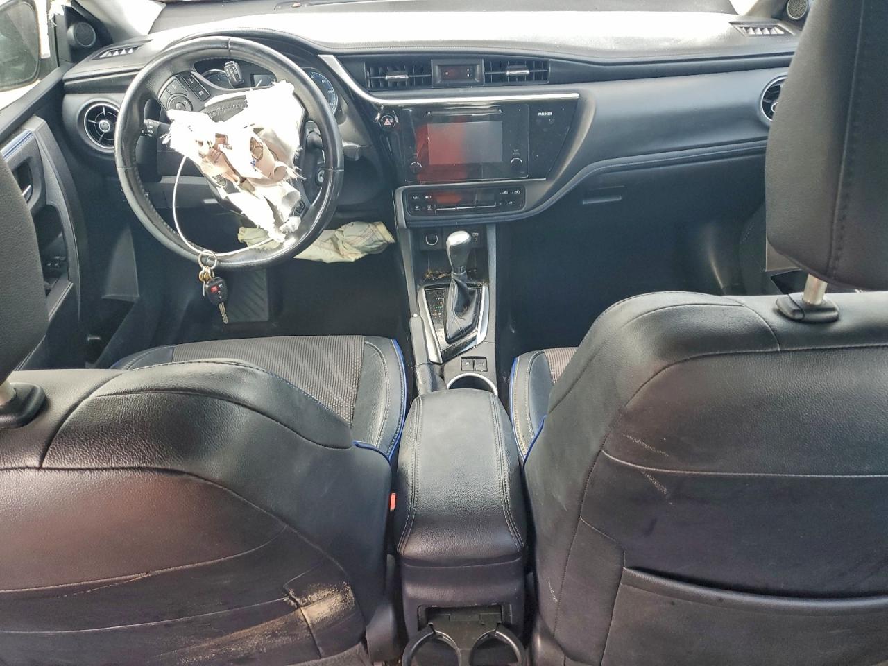 2017 TOYOTA COROLLA L photo 8