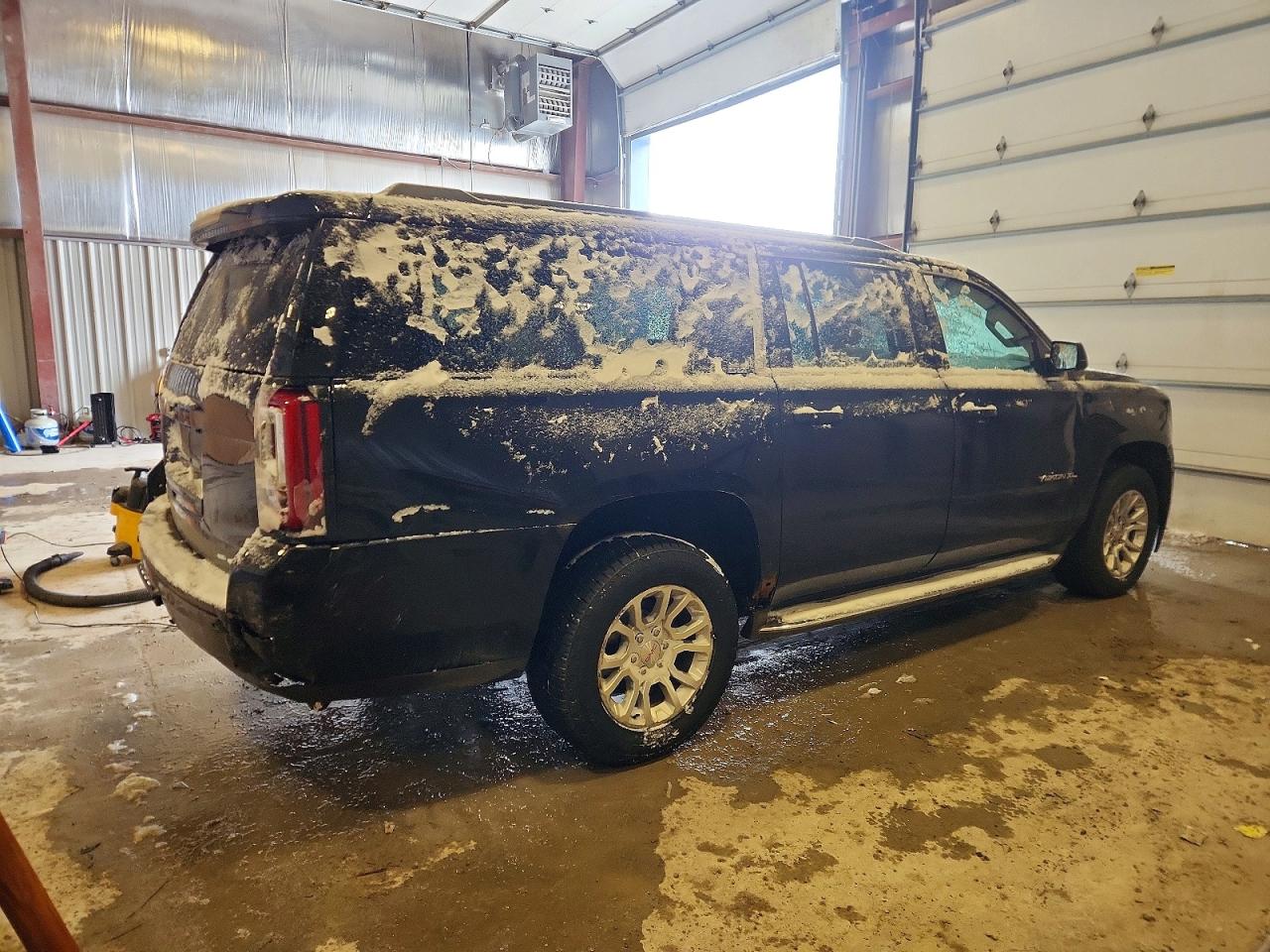 2015 GMC YUKON XL K1500 SLT photo 3