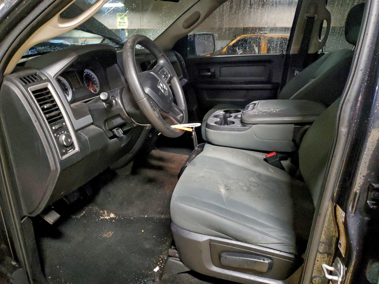 2014 RAM 1500 ST photo 7