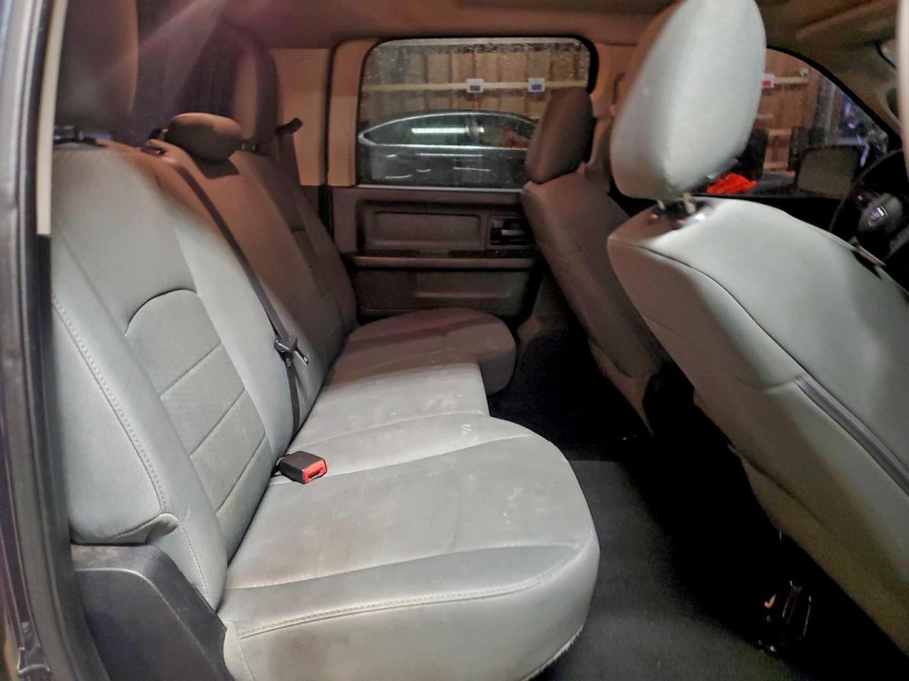 2014 RAM 1500 ST photo 10