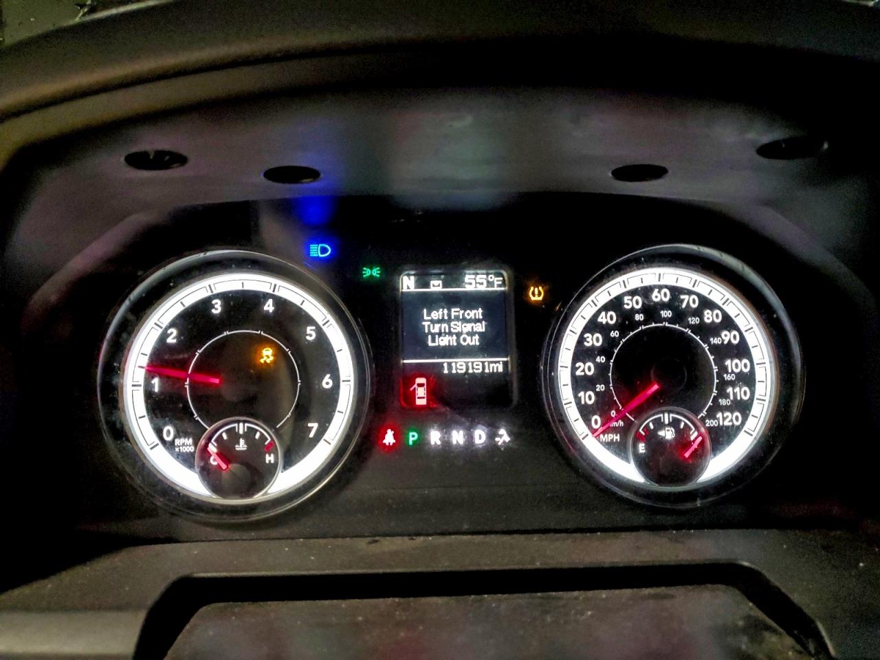 2014 RAM 1500 ST photo 9