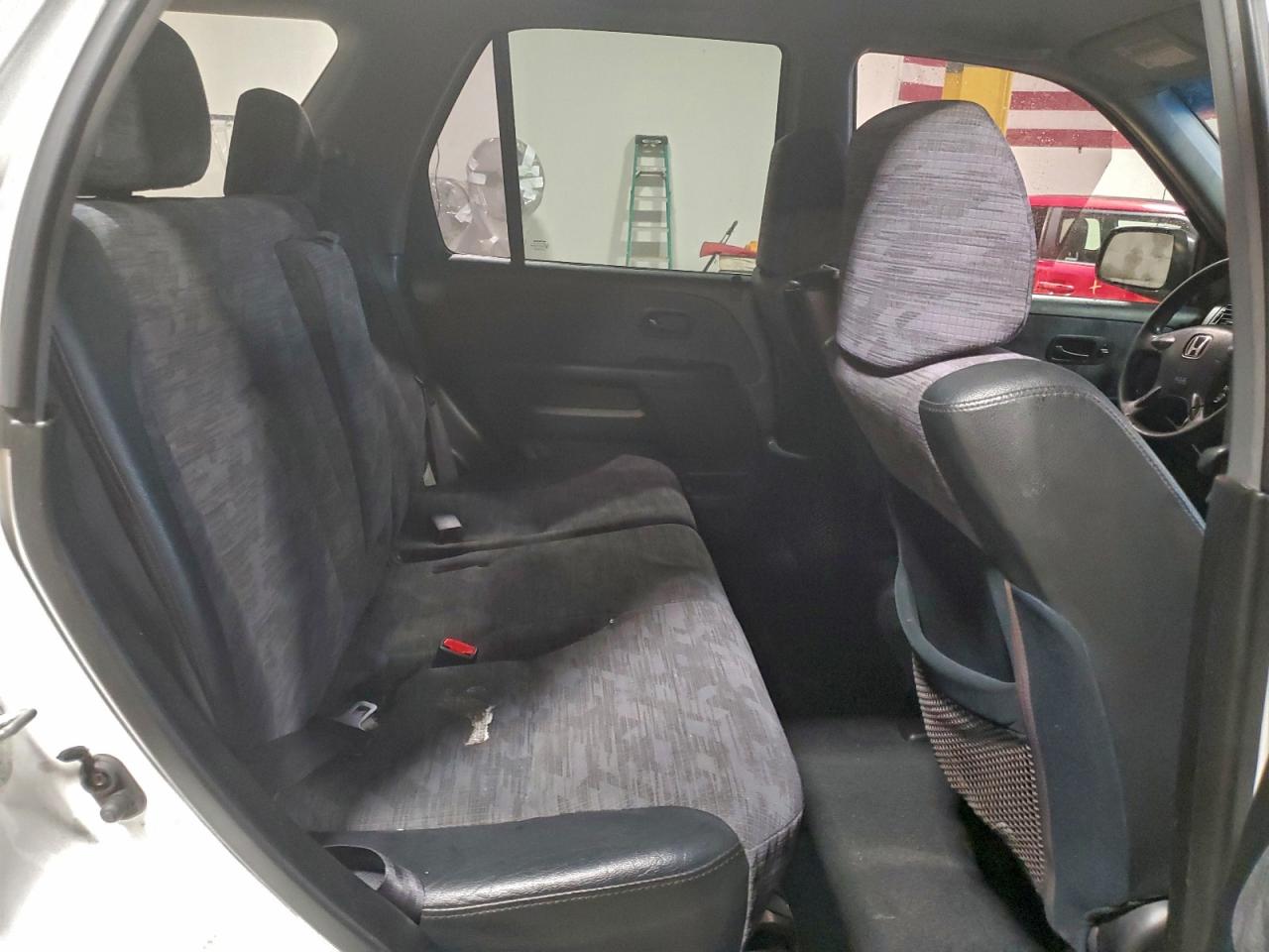 2004 HONDA CR-V LX photo 11