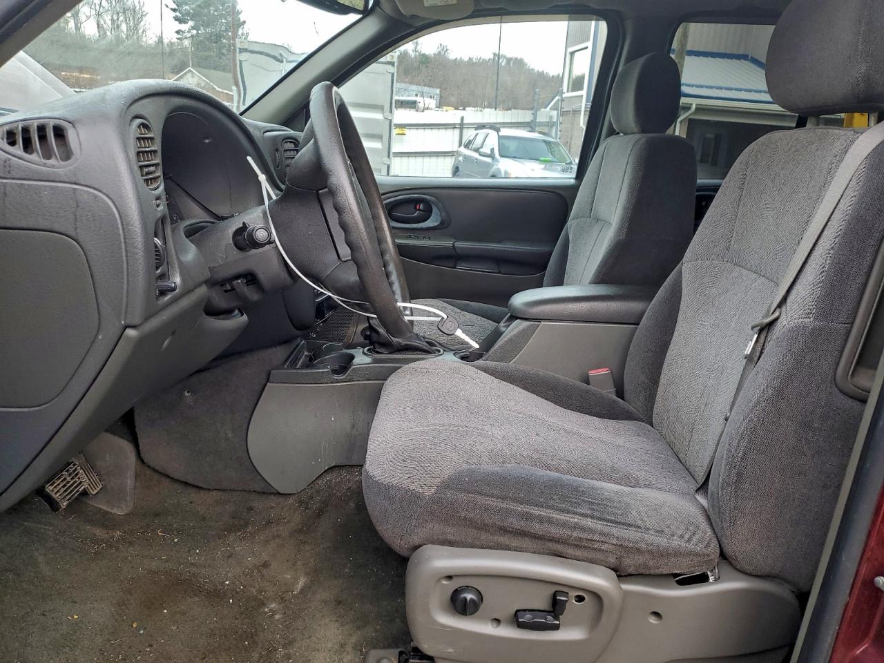 2004 CHEVROLET TRAILBLAZER LS photo 7