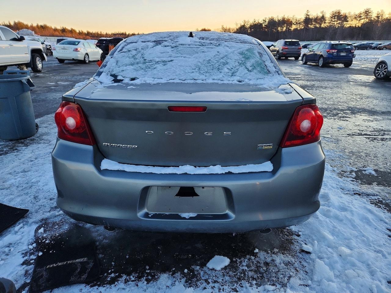 2012 DODGE AVENGER SE photo 6