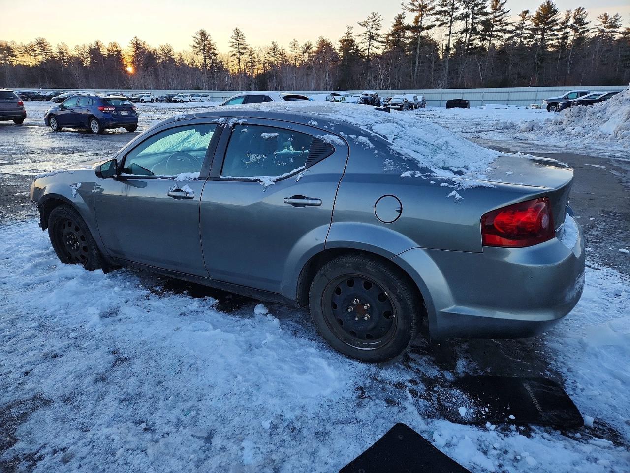 2012 DODGE AVENGER SE photo 2