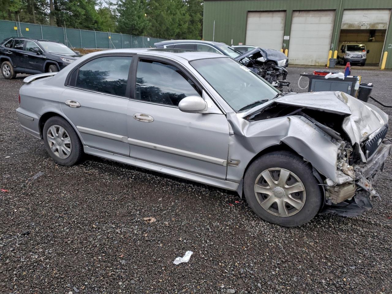 2002 HYUNDAI SONATA GL photo 4