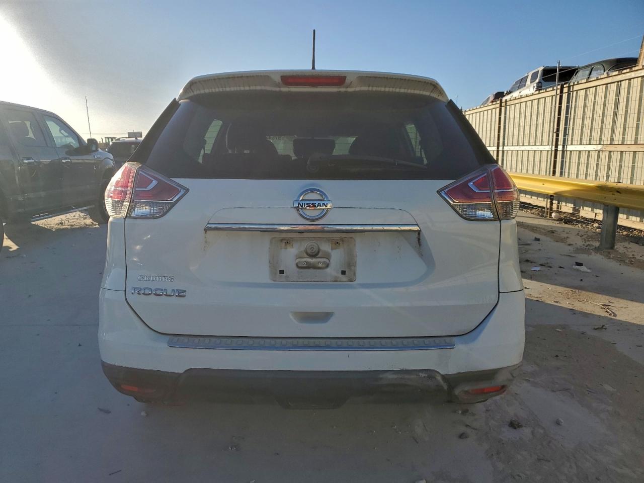 2016 NISSAN ROGUE S photo 6