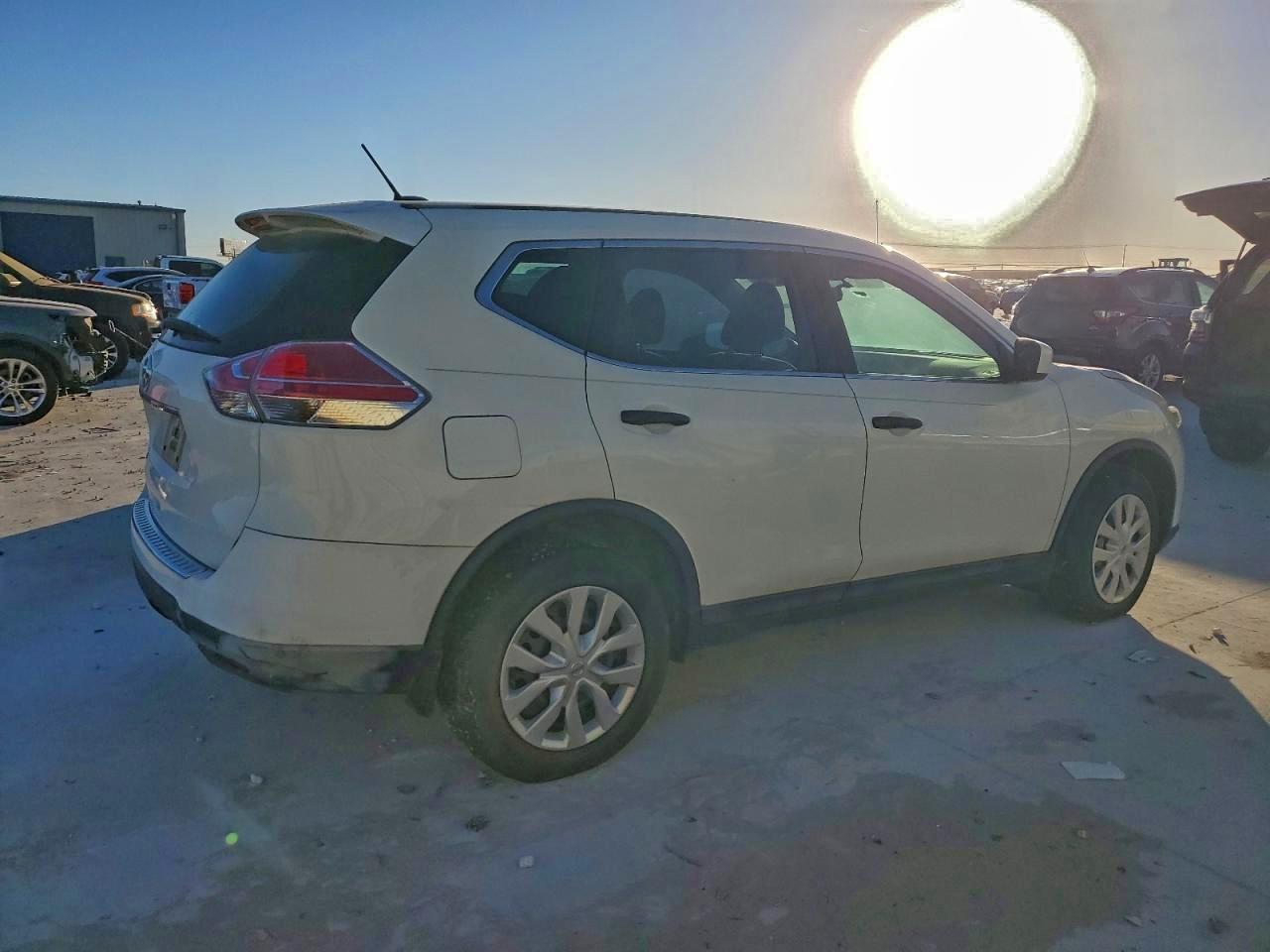 2016 NISSAN ROGUE S photo 3