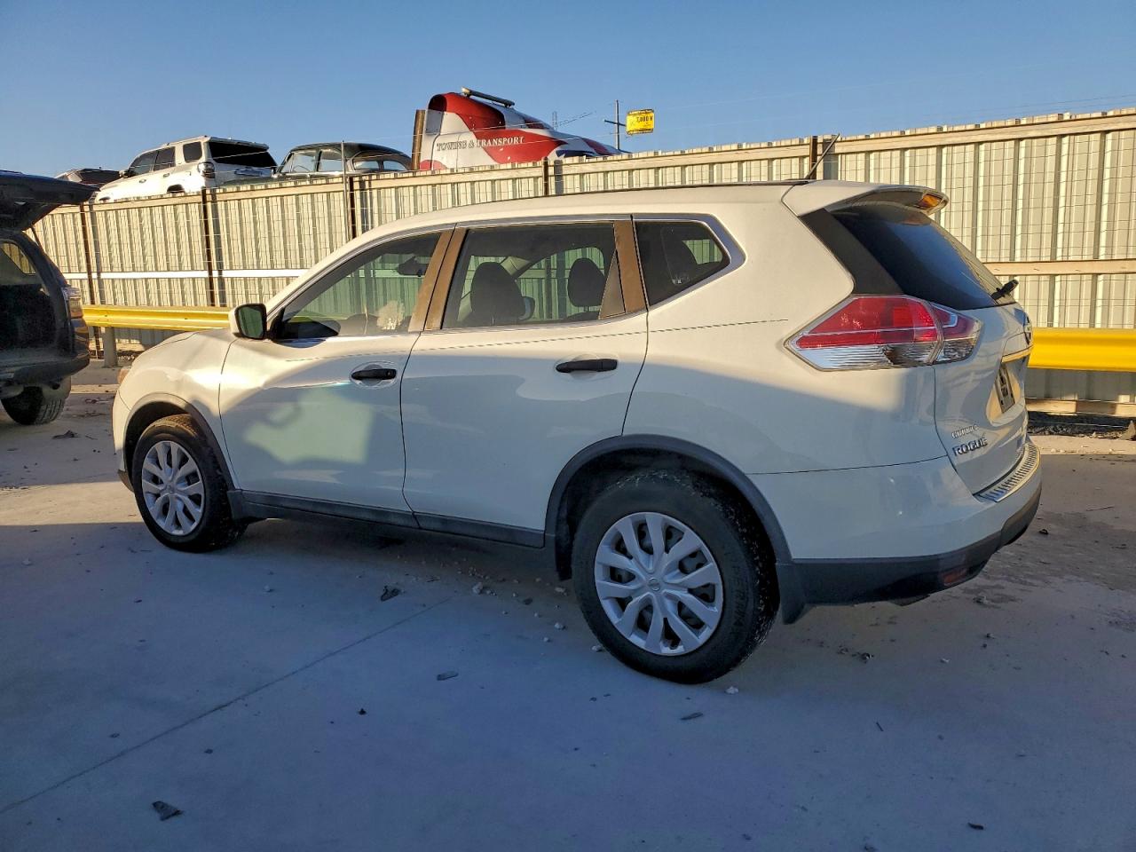 2016 NISSAN ROGUE S photo 2