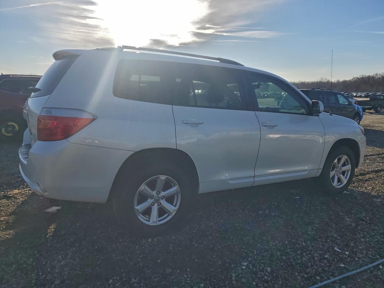 2010 TOYOTA HIGHLANDER photo 3