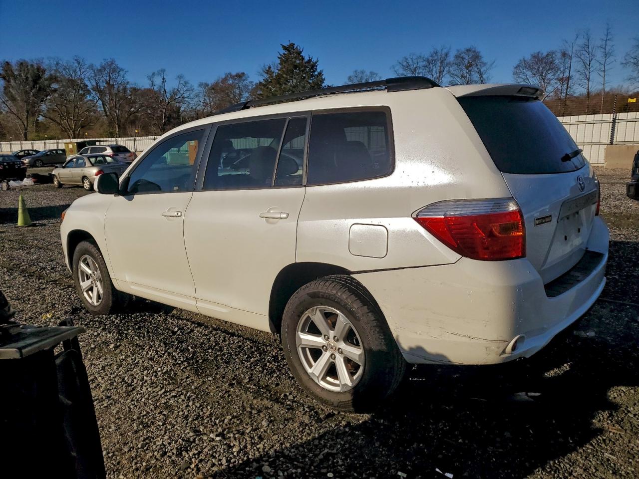 2010 TOYOTA HIGHLANDER photo 2
