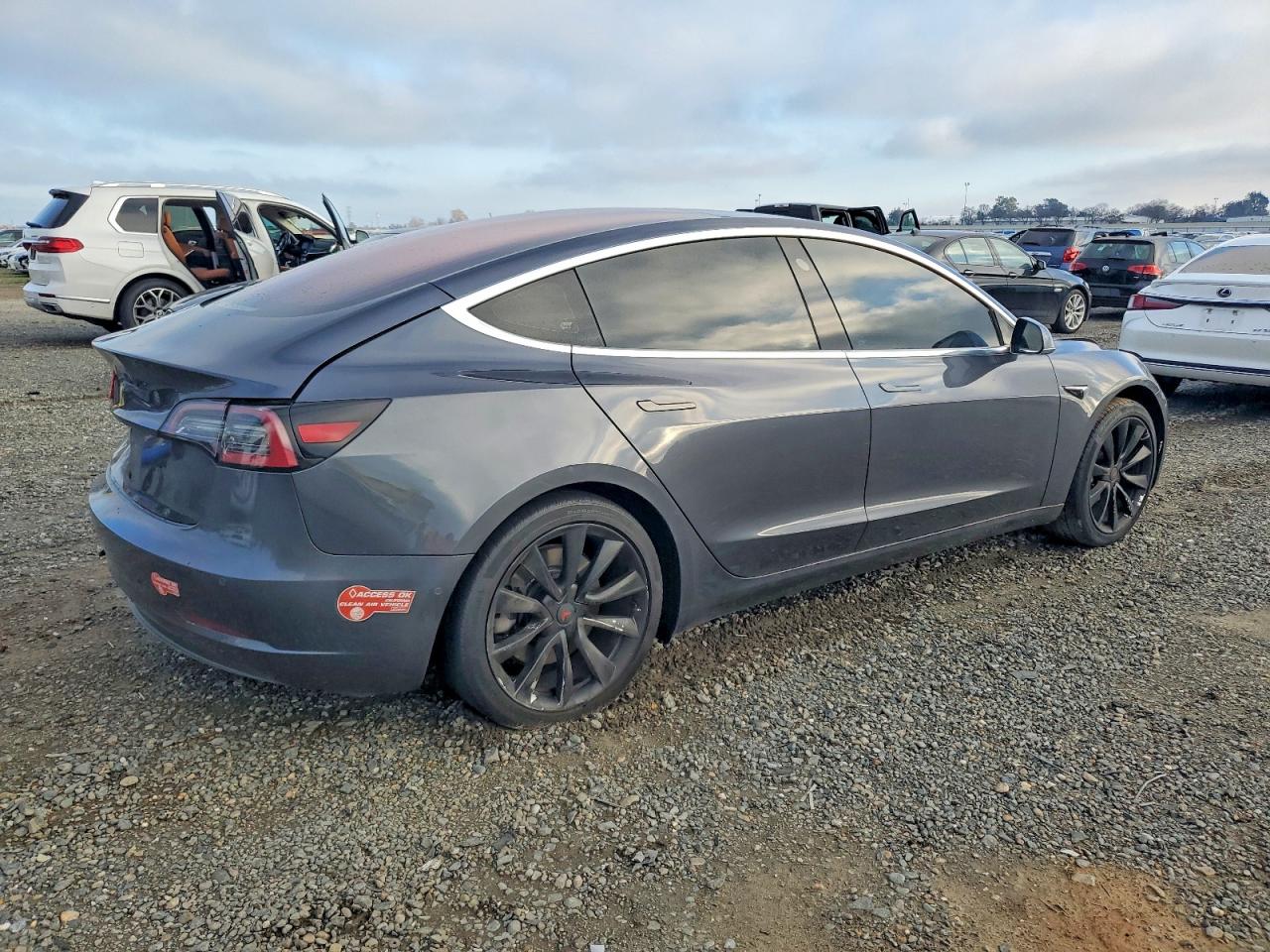 2018 TESLA MODEL 3 photo 3
