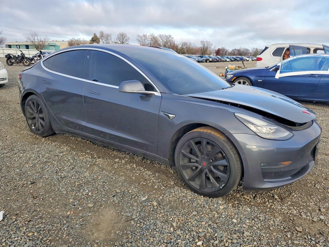 2018 TESLA MODEL 3 photo 4
