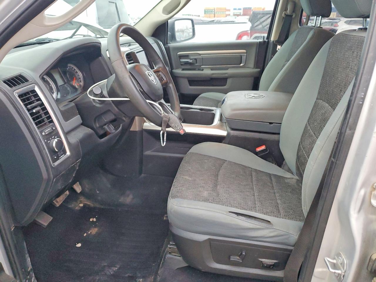 2018 RAM 1500 SLT photo 7