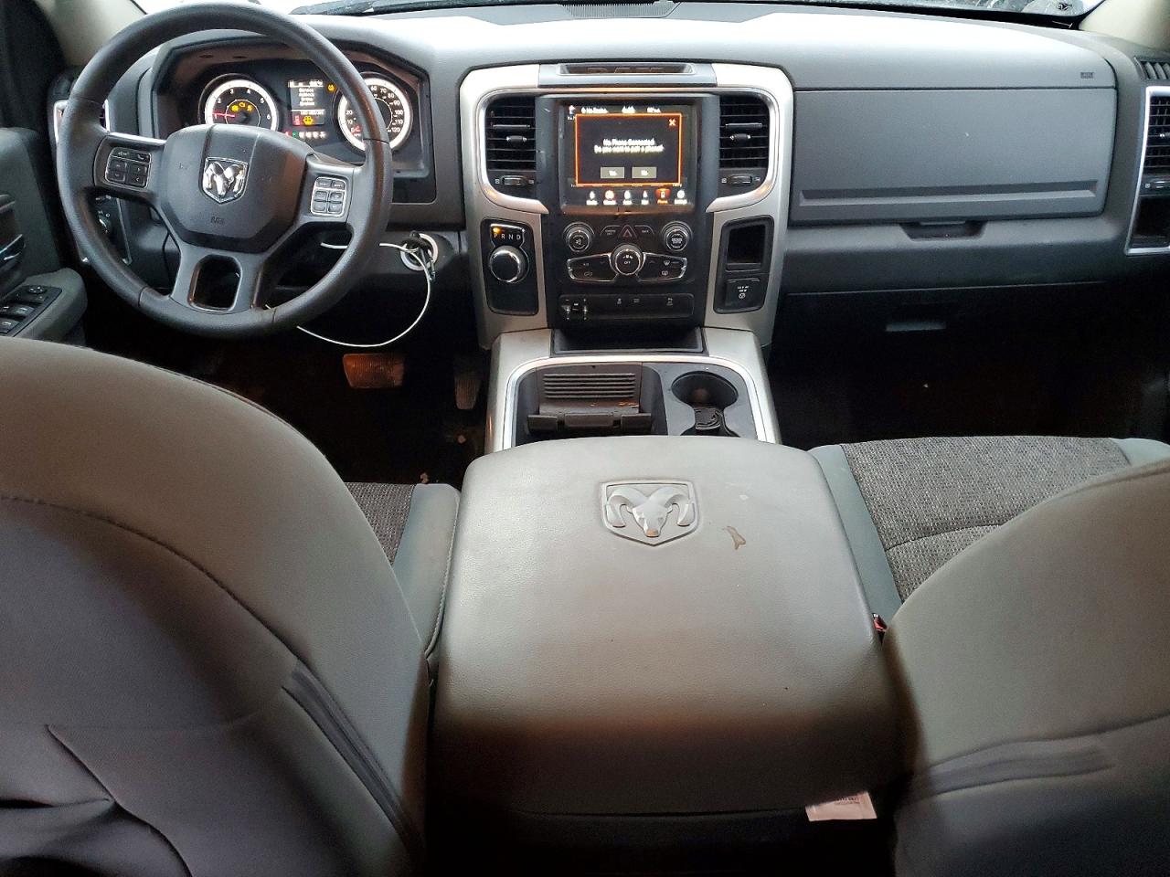 2018 RAM 1500 SLT photo 8
