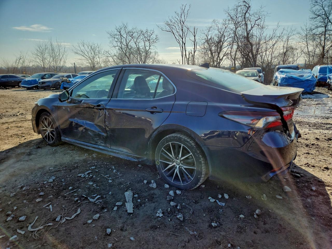 2021 TOYOTA CAMRY SE photo 2