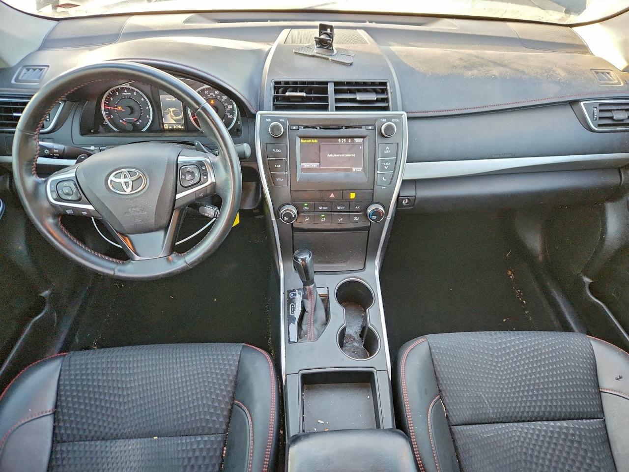 2015 TOYOTA CAMRY LE photo 8