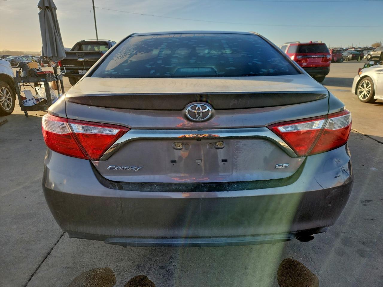 2015 TOYOTA CAMRY LE photo 6