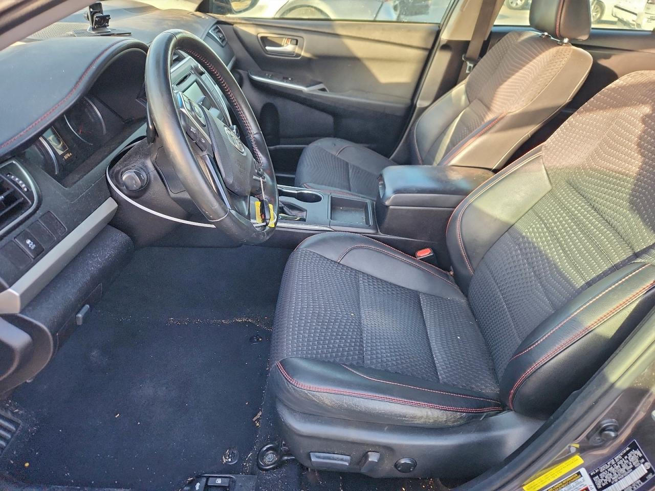 2015 TOYOTA CAMRY LE photo 7