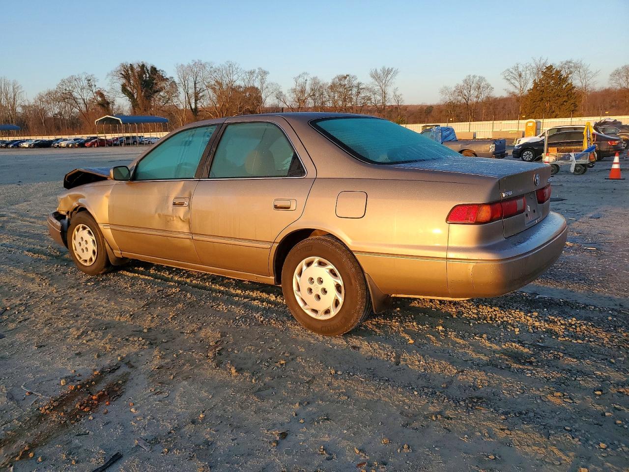 1999 TOYOTA CAMRY CE photo 2