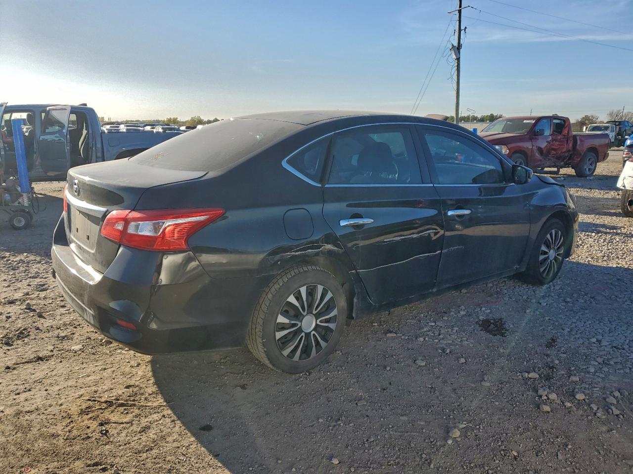 2019 NISSAN SENTRA S photo 3
