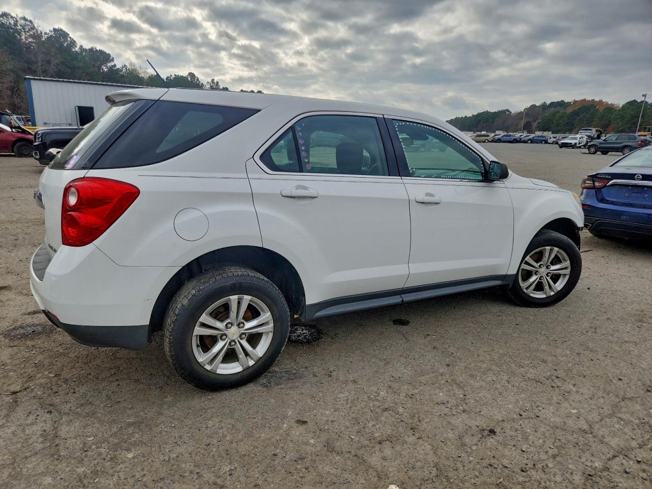 2015 CHEVROLET EQUINOX LS photo 3