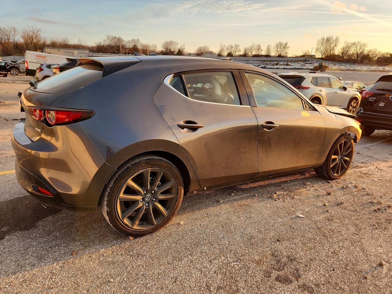 2019 MAZDA 3 PREMIUM photo 3