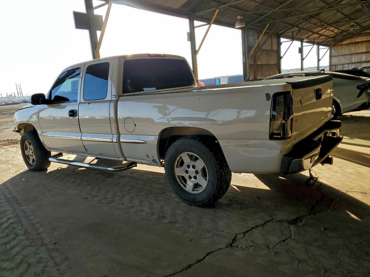 2002 GMC NEW SIERRA C1500 photo 2