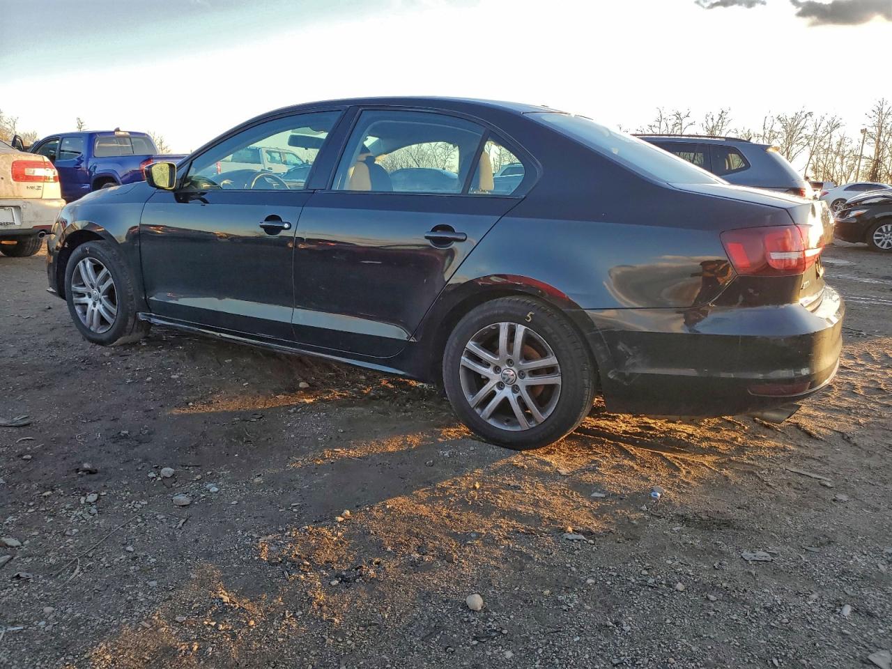 2018 VOLKSWAGEN JETTA photo 2