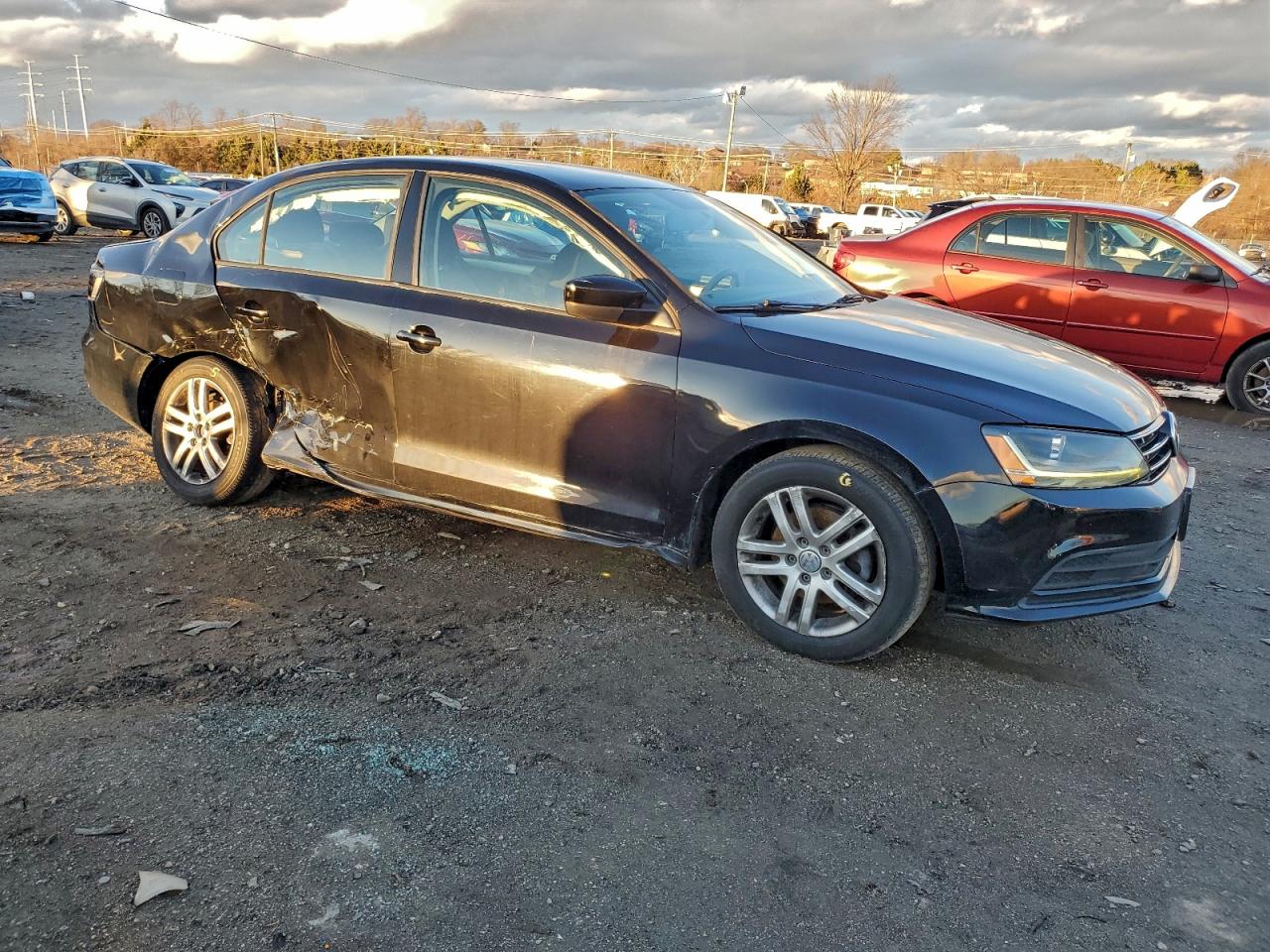 2018 VOLKSWAGEN JETTA photo 4