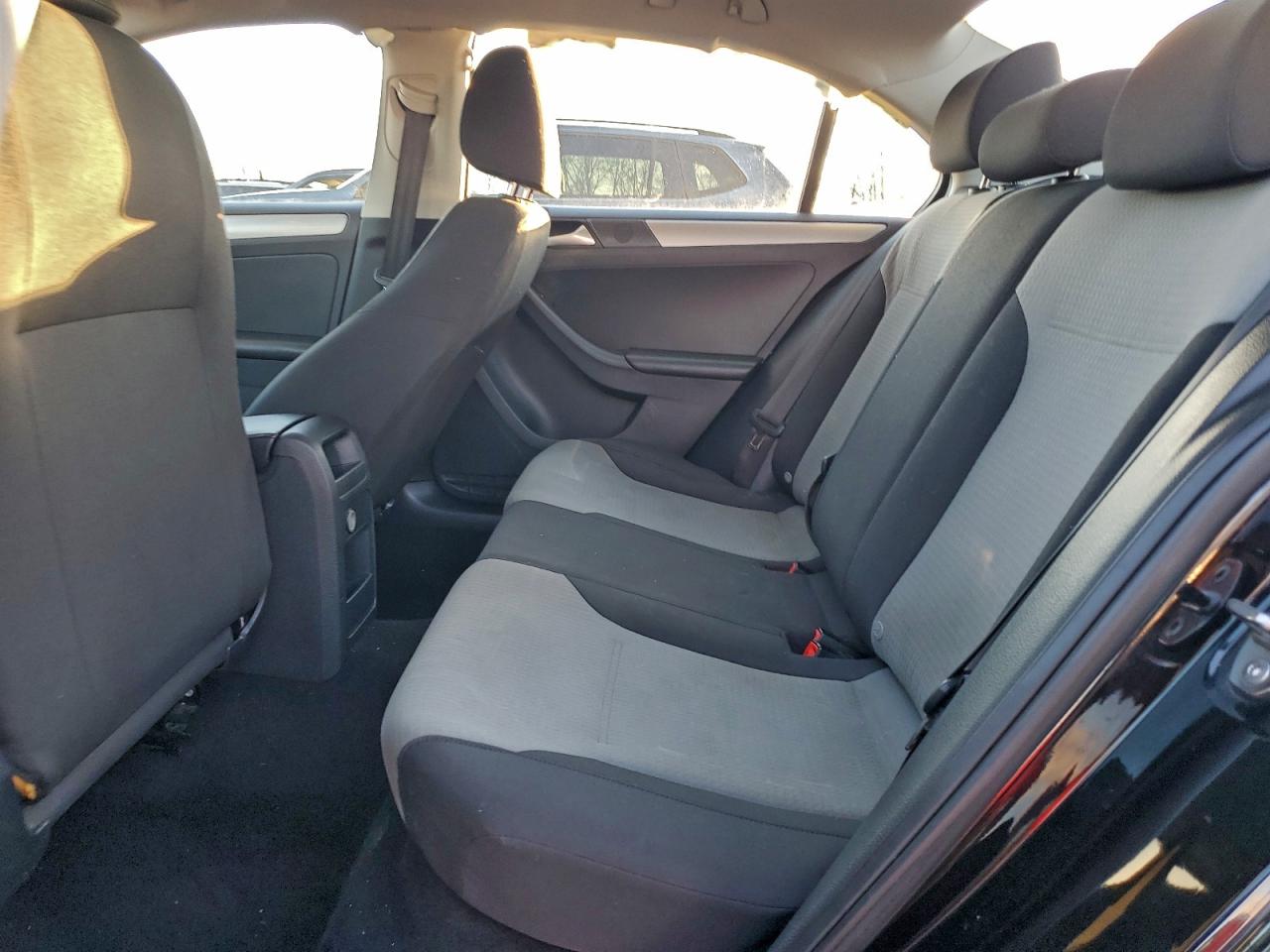 2018 VOLKSWAGEN JETTA photo 10