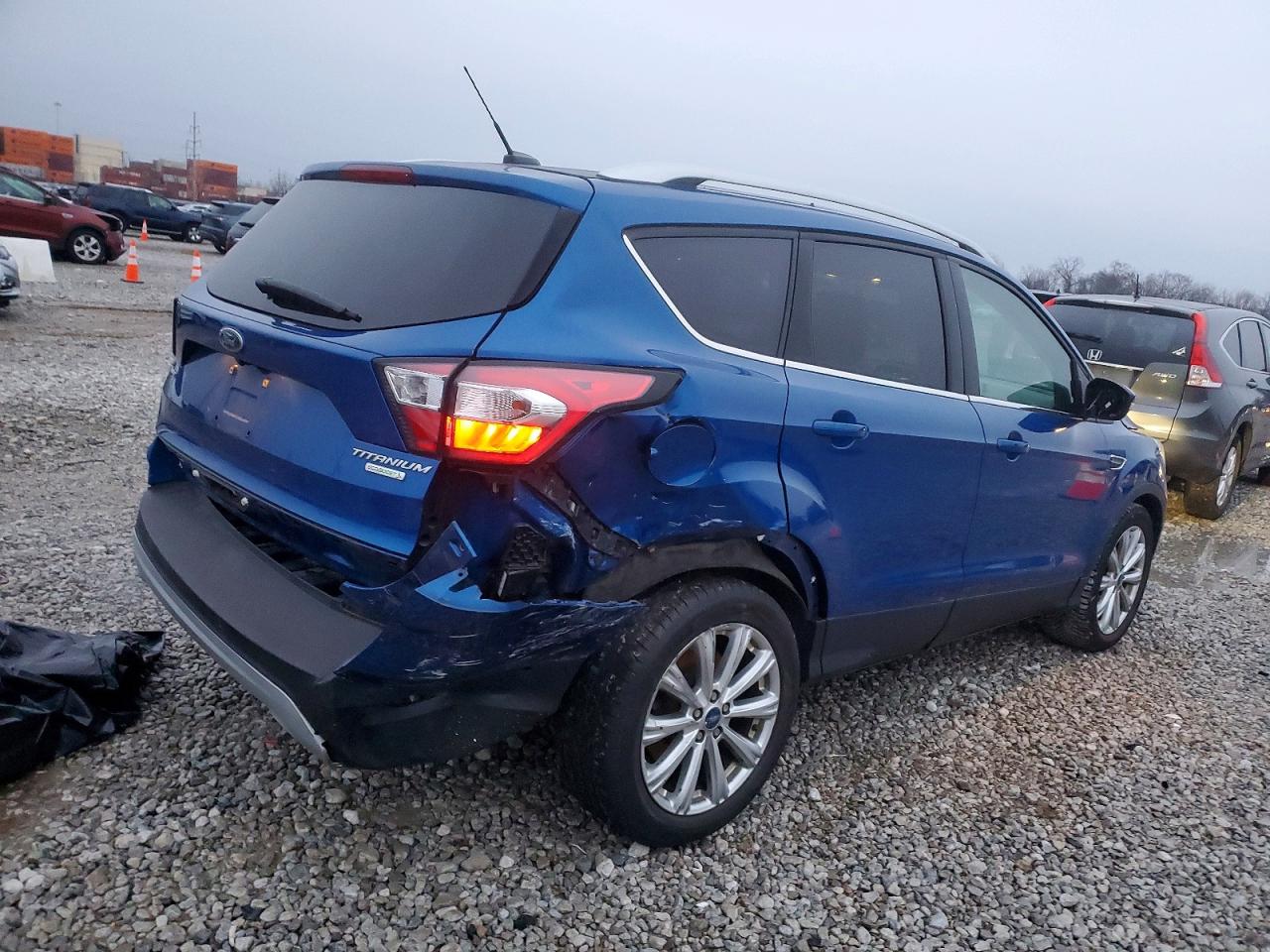 2017 FORD ESCAPE TITANIUM photo 3