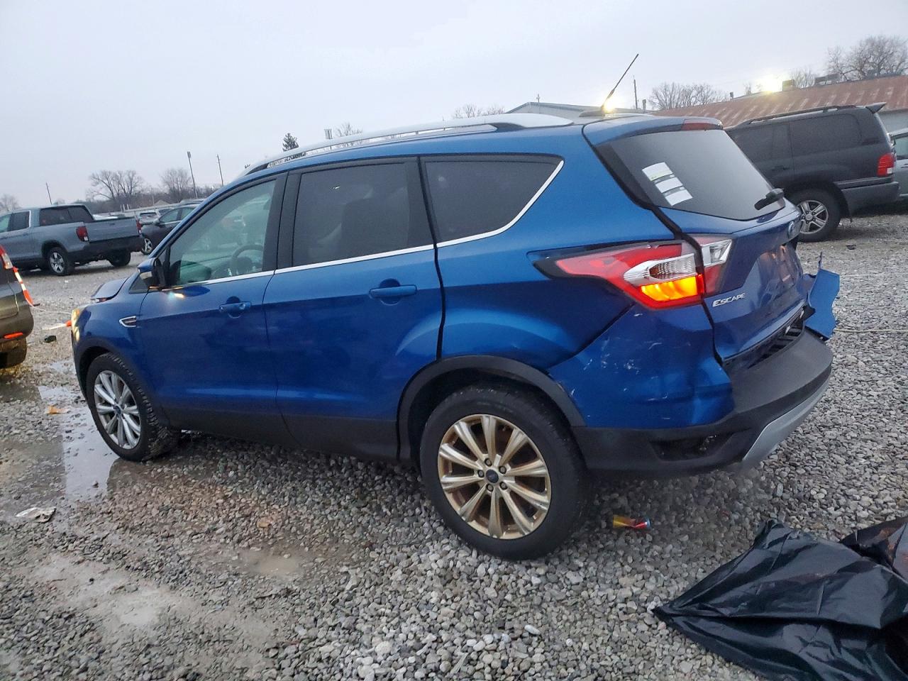 2017 FORD ESCAPE TITANIUM photo 2