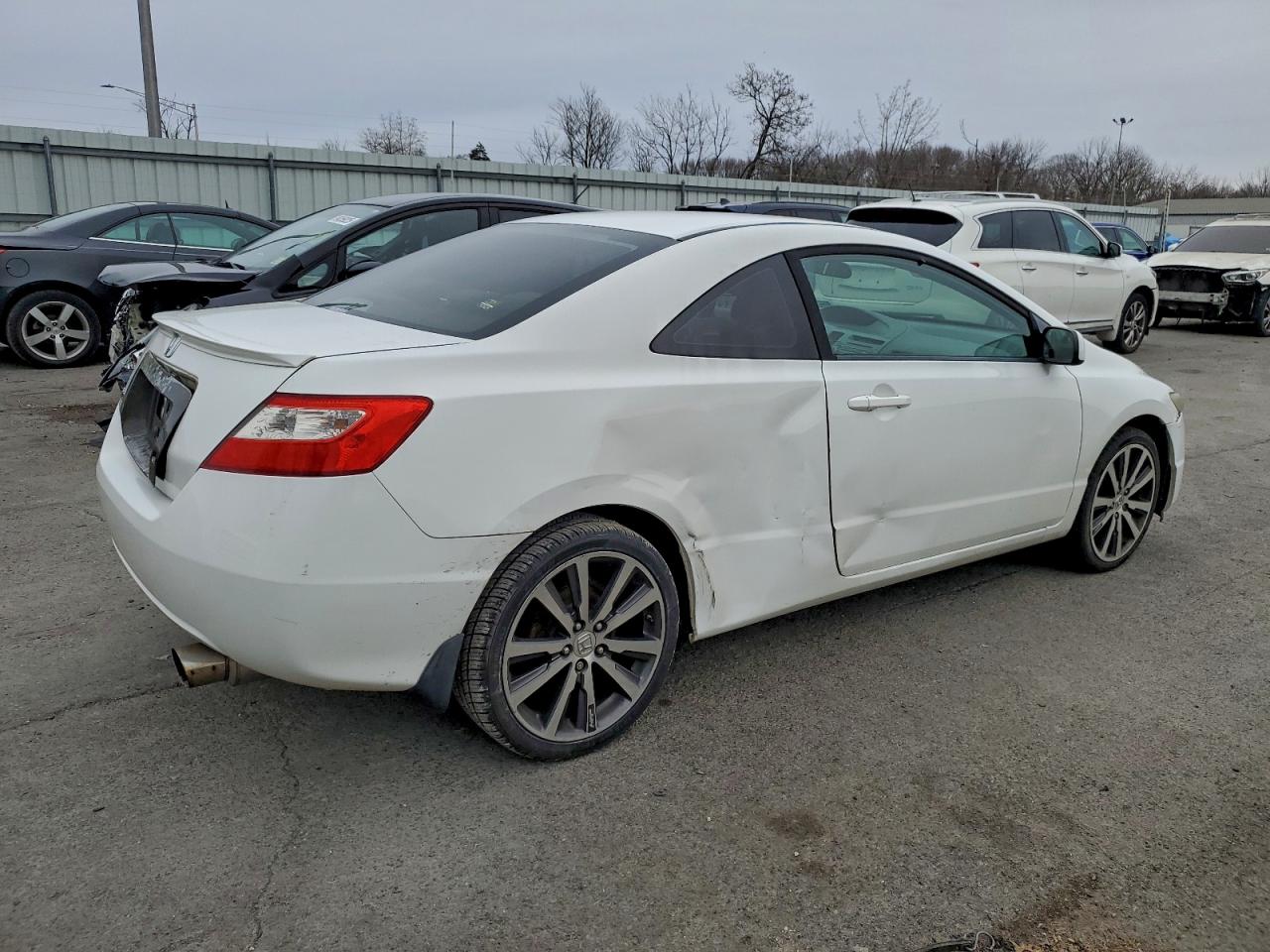2010 HONDA CIVIC LX photo 3