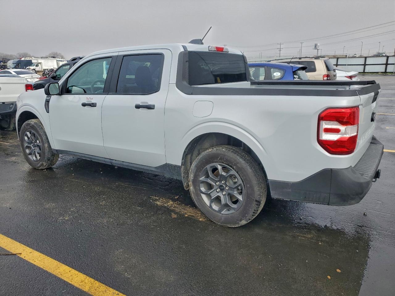 2025 FORD MAVERICK XLT photo 2