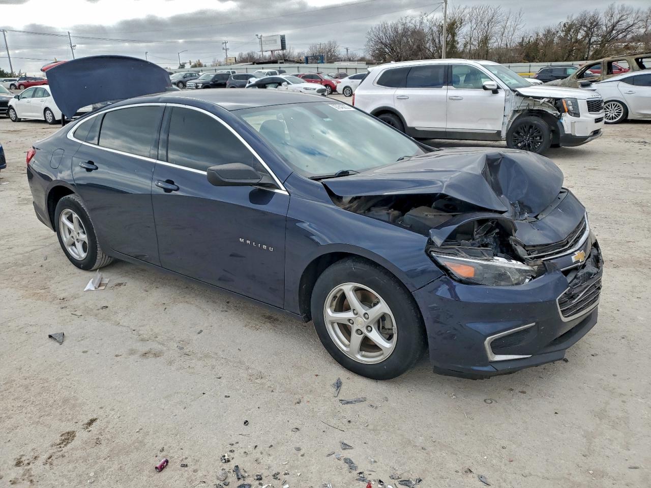2017 CHEVROLET MALIBU LS photo 4