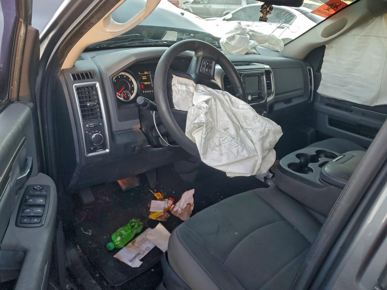 2014 RAM 1500 SLT photo 15