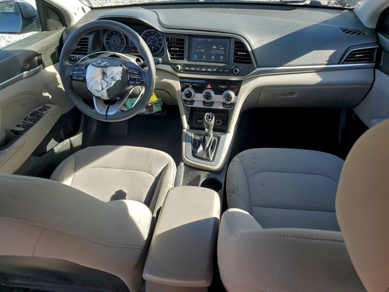2019 HYUNDAI ELANTRA SEL photo 8