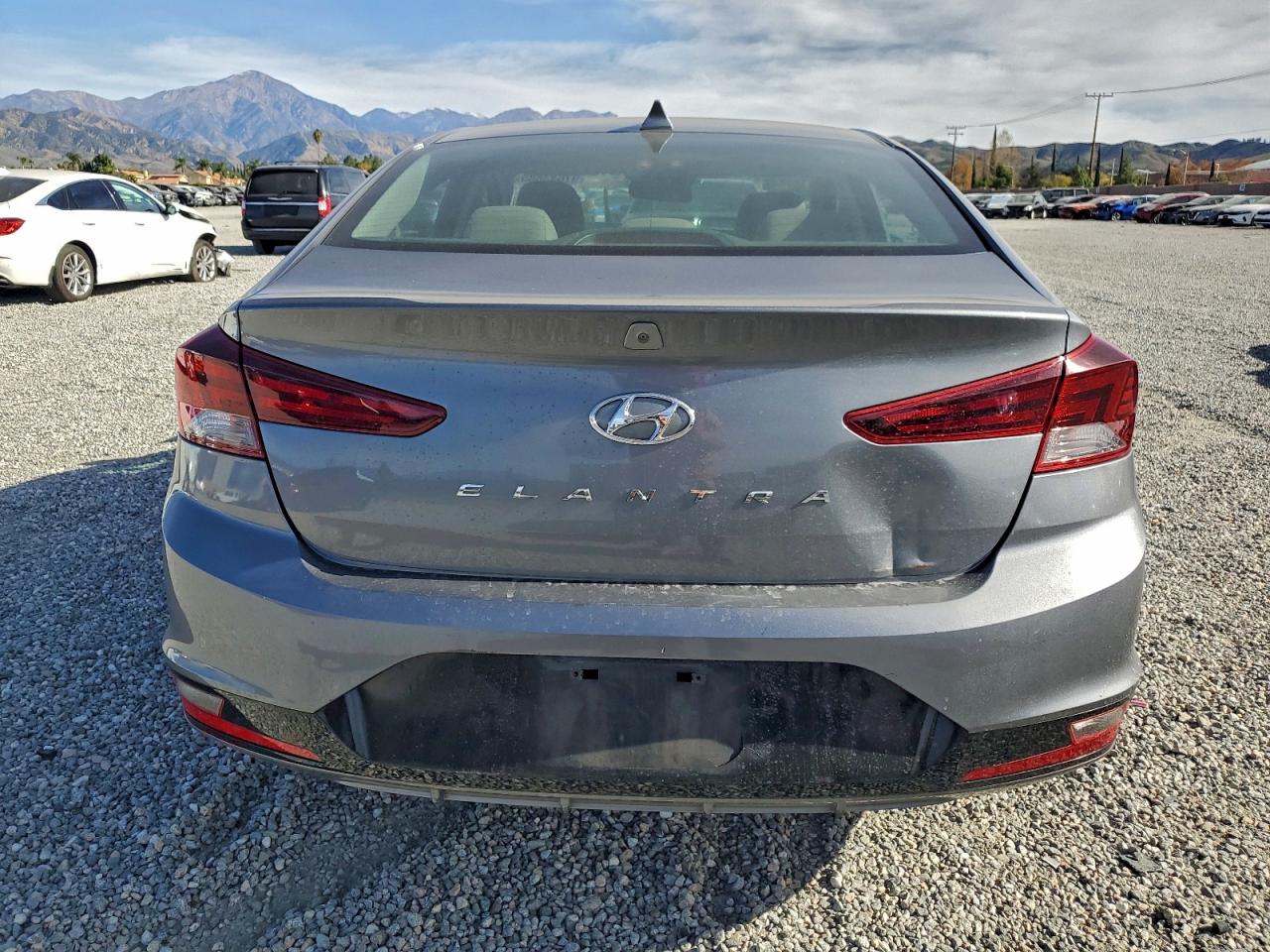 2019 HYUNDAI ELANTRA SEL photo 6