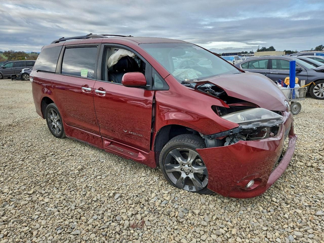 2015 TOYOTA SIENNA SPORT photo 4