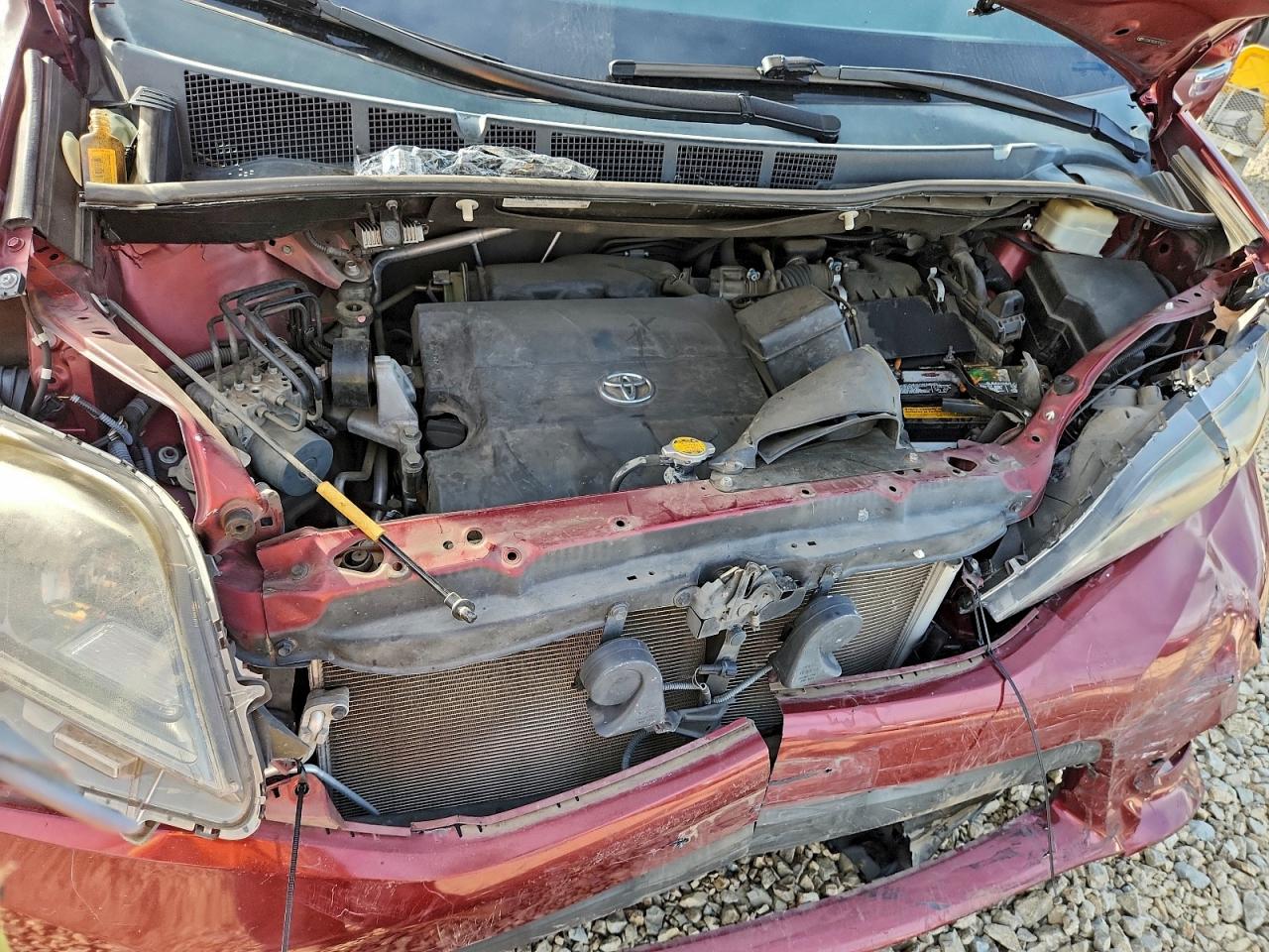 2015 TOYOTA SIENNA SPORT photo 12