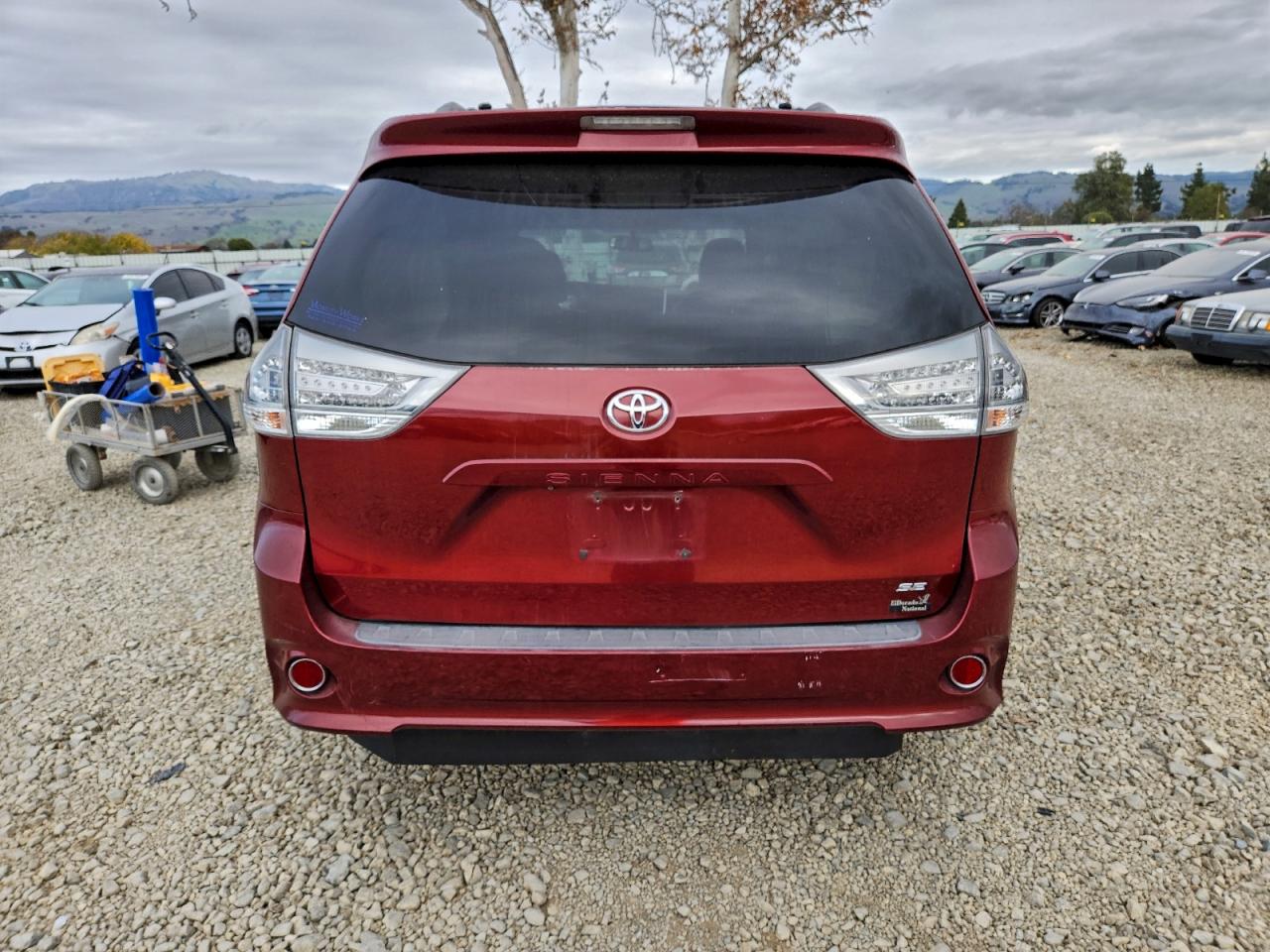 2015 TOYOTA SIENNA SPORT photo 6