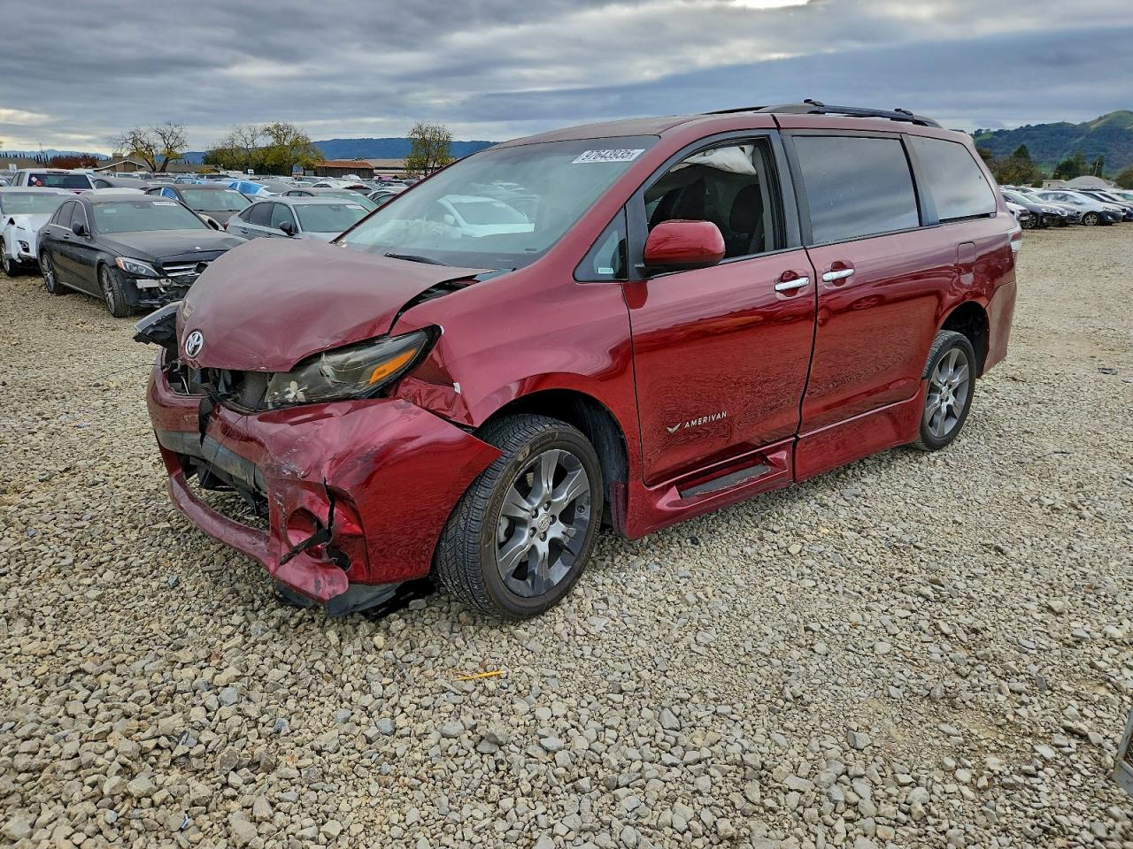2015 TOYOTA SIENNA