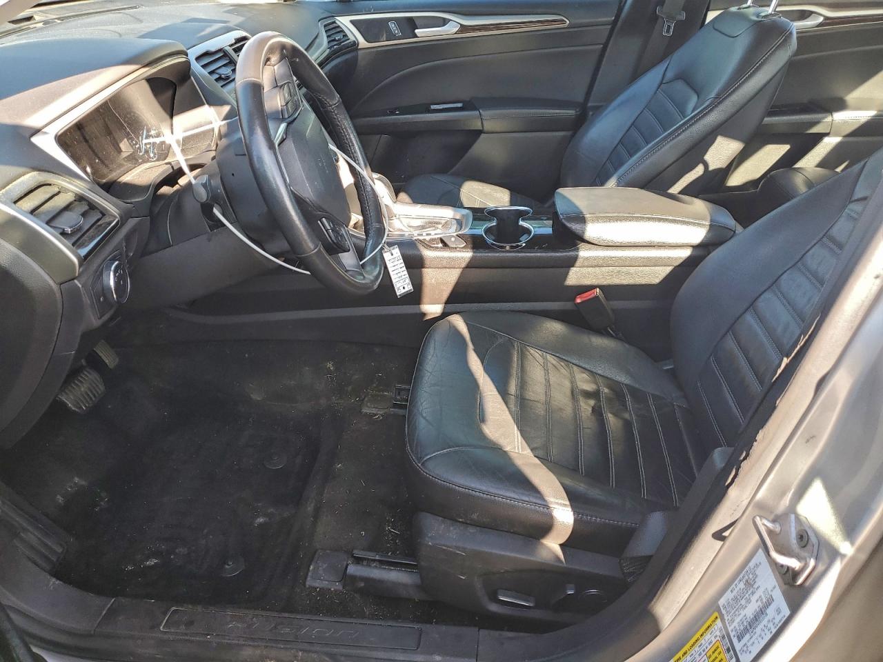 2014 FORD FUSION SE photo 19